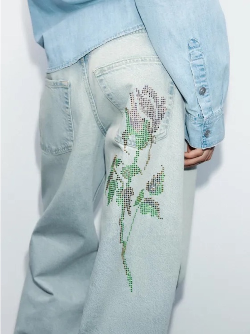 Zara  TRF Mid-Rise Barrel/Balloon Jeans